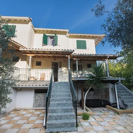 Zeta's Two Floor House In Διαμέρισμα