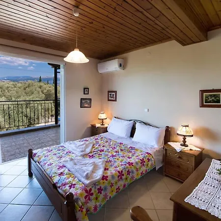 Zeta's Two Floor House In Λευκάδα
